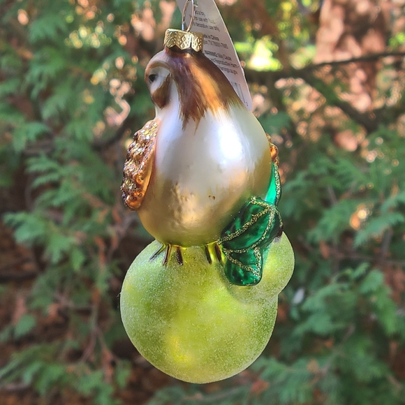New with tag, Christmas holiday glass partridge on a pear ornament - Picture 2 of 3